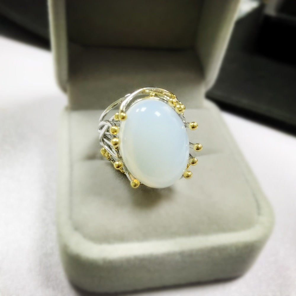High Quality Women's Vintage Moonstone Rings for Retro Engagement Jewelry Gifts Beauty Ladies Gold Plating Rings Christmas Gifts