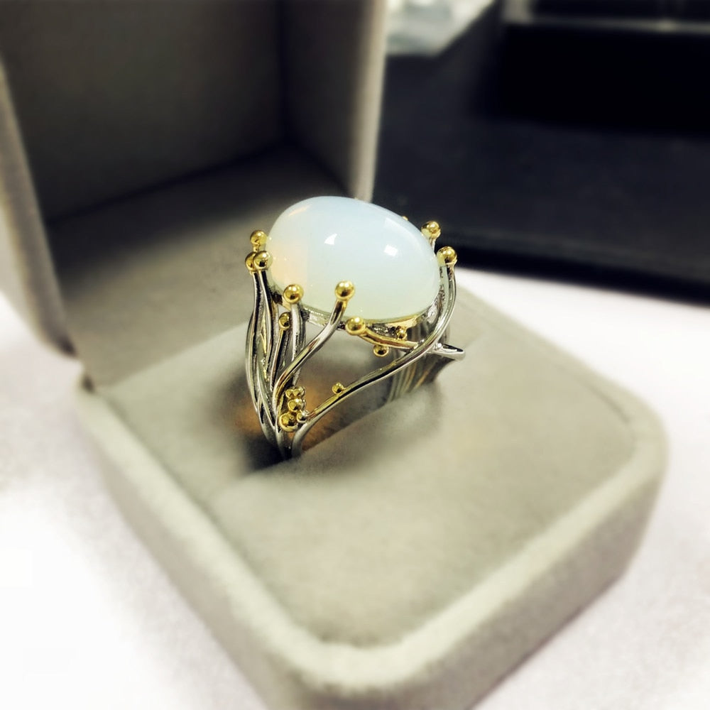 High Quality Women's Vintage Moonstone Rings for Retro Engagement Jewelry Gifts Beauty Ladies Gold Plating Rings Christmas Gifts